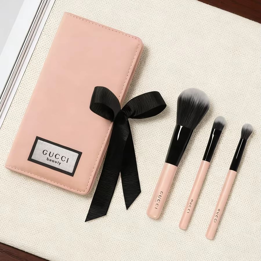 Luxury Skincare Set - GUCCIs bag Makeup Brush Set Pink